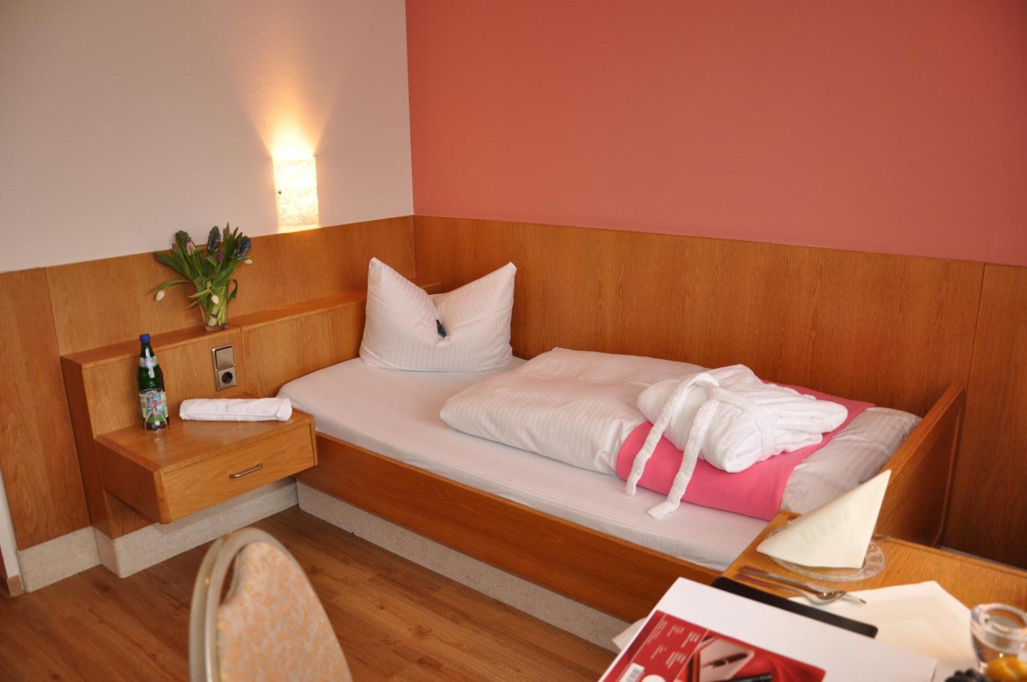 Hotel-Restaurant Sonnenhof Veitsrodt ห้อง รูปภาพ