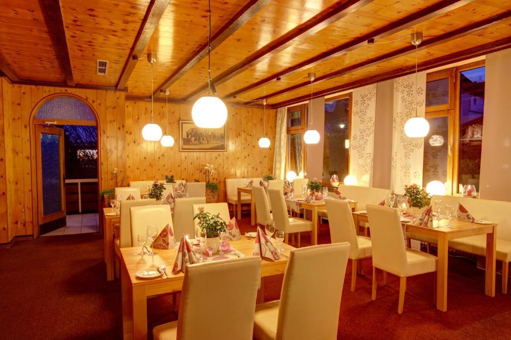 Hotel-Restaurant Sonnenhof Veitsrodt ภายนอก รูปภาพ