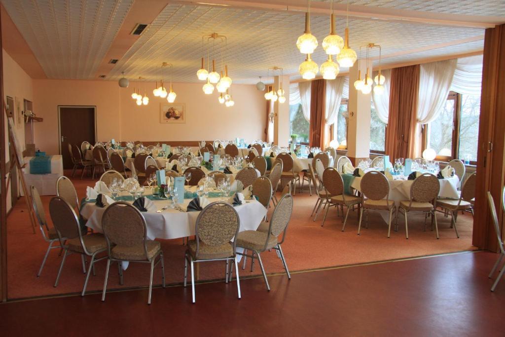 Hotel-Restaurant Sonnenhof Veitsrodt ภายนอก รูปภาพ