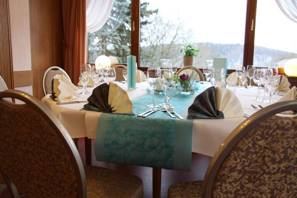 Hotel-Restaurant Sonnenhof Veitsrodt ภายนอก รูปภาพ